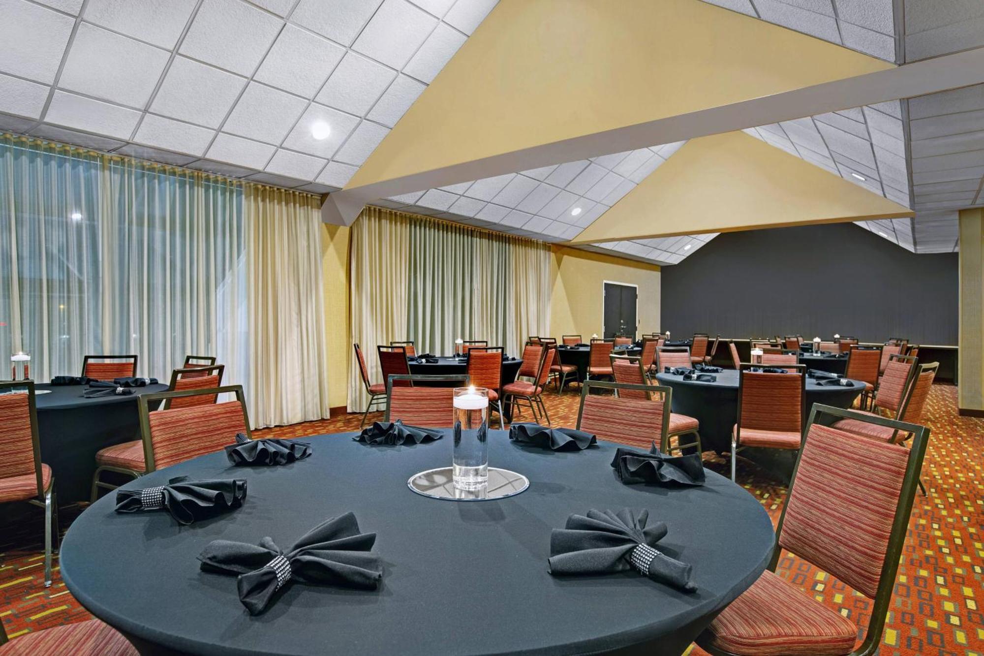 Courtyard Chicago Elmhurst/Oakbrook Area Exterior photo