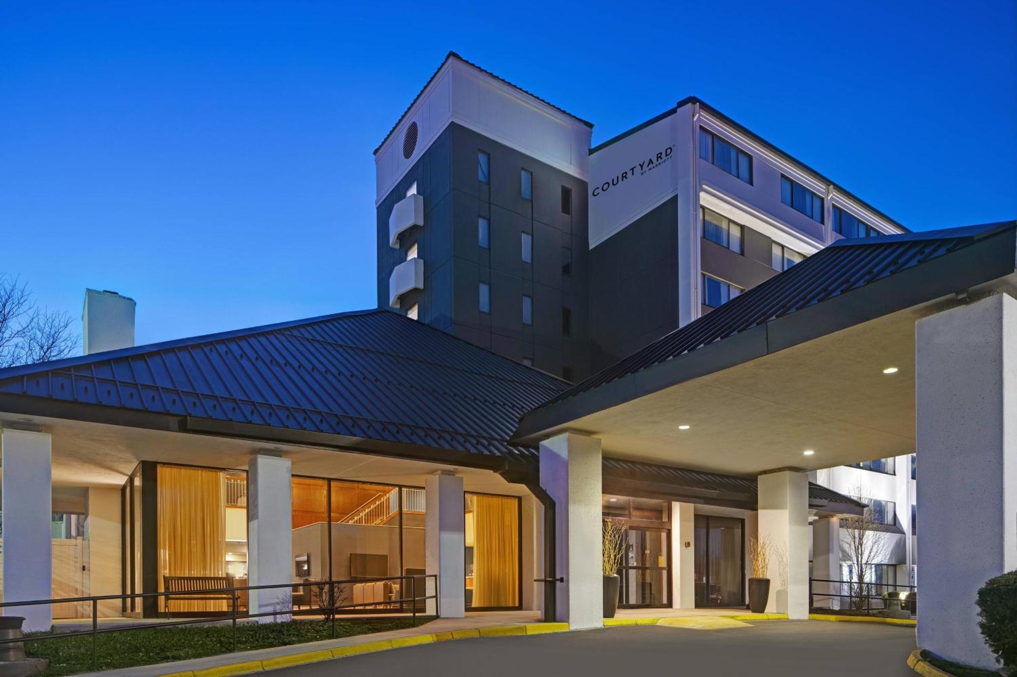Courtyard Chicago Elmhurst/Oakbrook Area Exterior photo