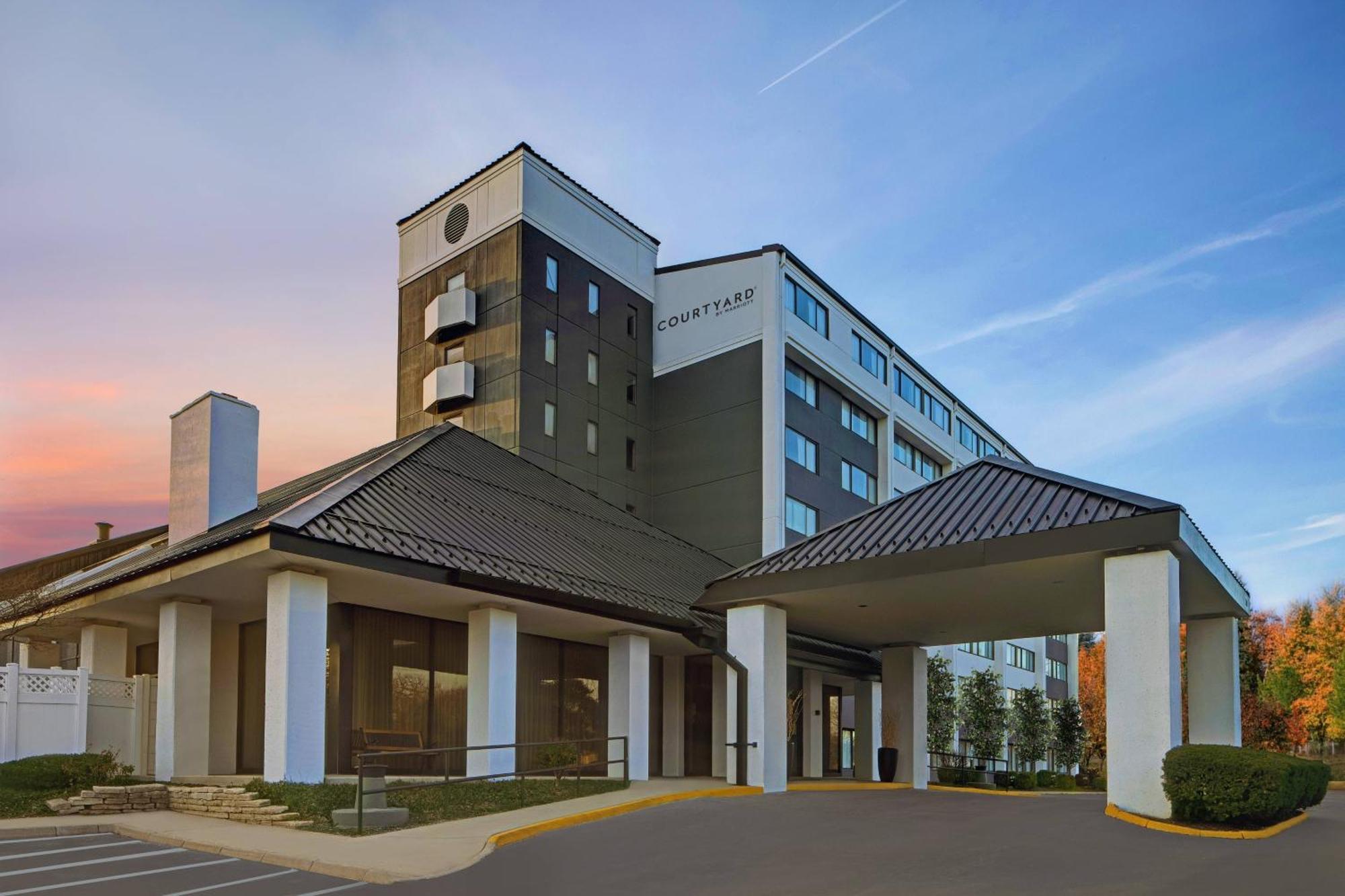 Courtyard Chicago Elmhurst/Oakbrook Area Exterior photo